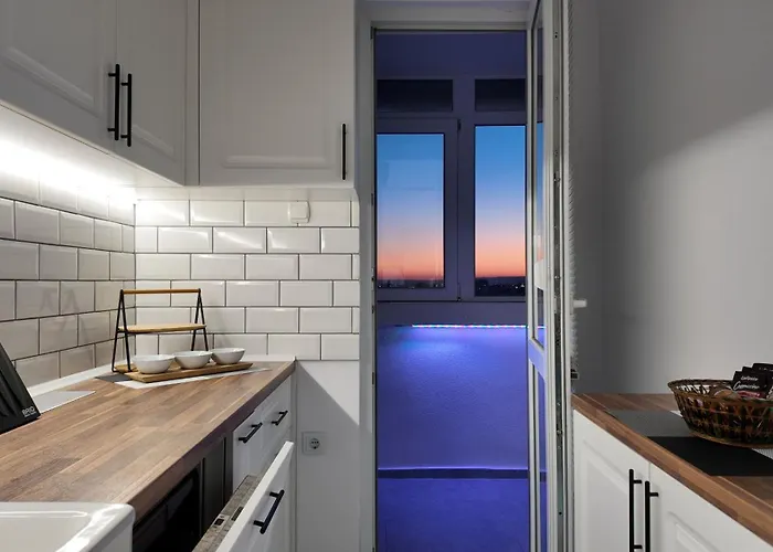 Viewtopia - Where Glows Beneath Your Feet By Flat Mаnаger Lägenhet Varna