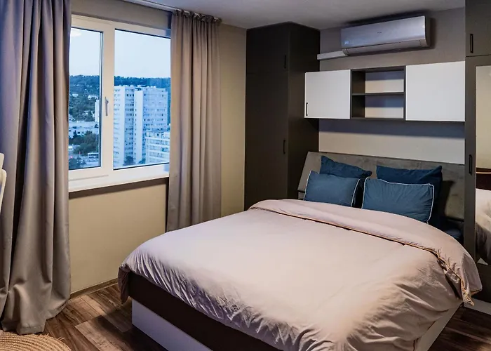 Viewtopia - Where Glows Beneath Your Feet By Flat Mаnаger * Varna