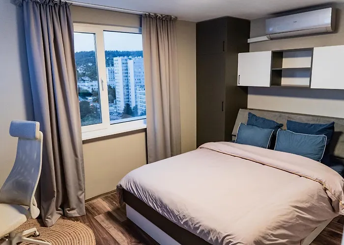 Viewtopia - Where Glows Beneath Your Feet By Flat Mаnаger Lägenhet Varna