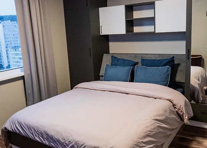 Viewtopia - Where Glows Beneath Your Feet By Flat Mаnаger * 瓦爾納